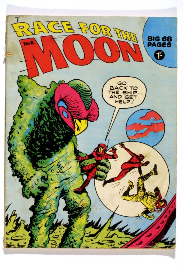 漫画封面，怪物攻击三名宇航员