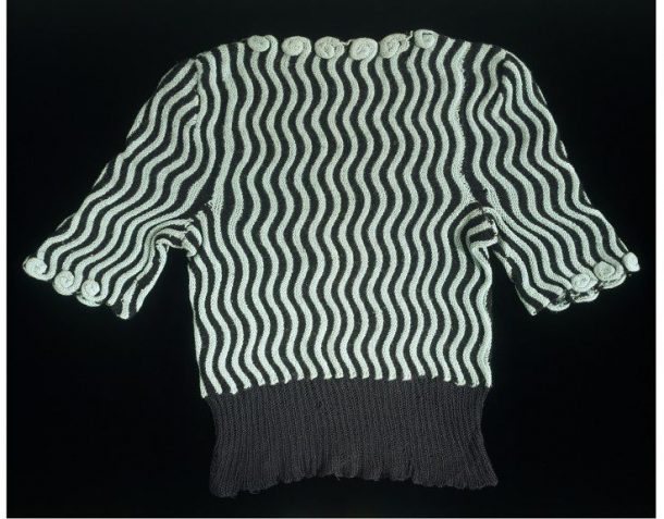 手工针织羊毛毛衣,未知的制造商,1942年©维多利亚和艾伯特博物馆,伦敦