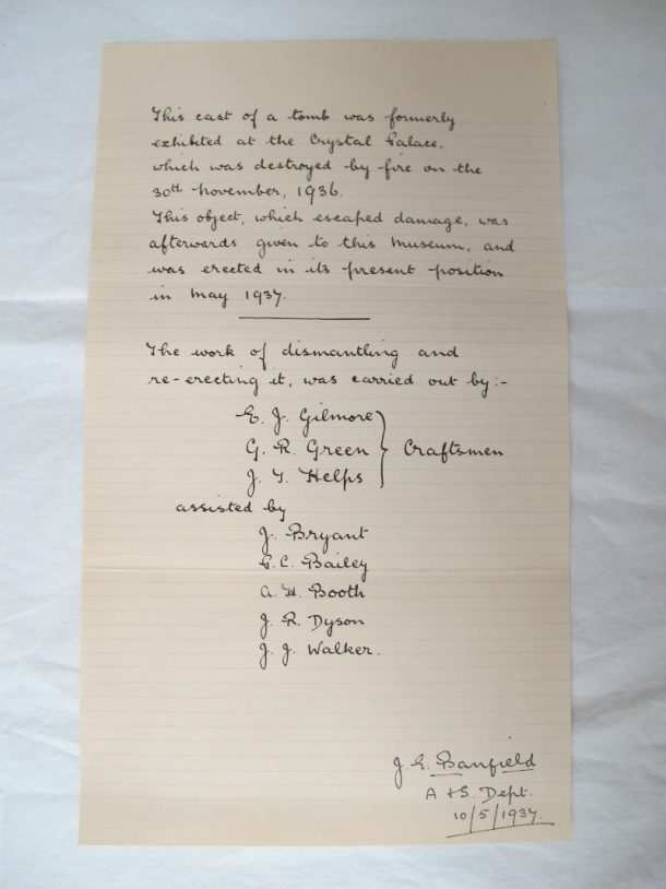 信里面隐藏的包裹日期为1937年5月10日签署的J R Banfield©Johanna Puisto,伦敦维多利亚和艾伯特博物馆。