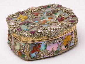 金刚石镶嵌珍珠母鼻烟盒,以前房地产腓特烈大帝的普鲁士,柏林,c。1765(贷款:gilbert.413 - 2008)