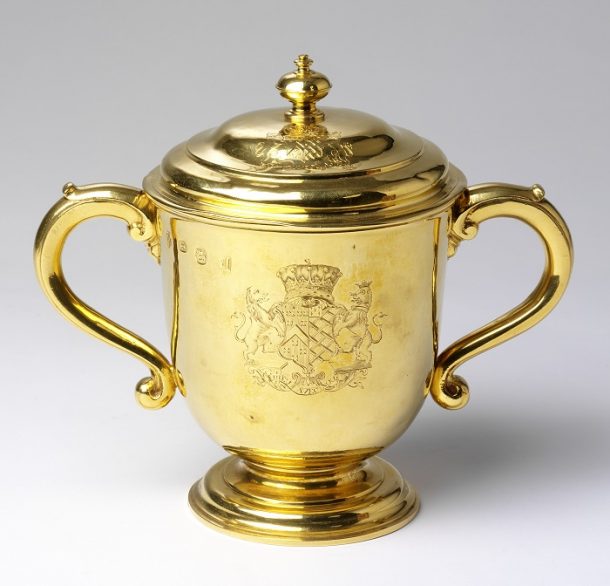 杯和求职、黄金、伦敦标志1717 - 18日的保罗•德•Lamerie轴承伯克利刺击诺埃尔的怀抱