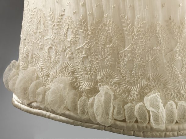 t.10 - 1936袍绣花、c1822-24、英语;棉布whitework净Ca。1822 - 1824