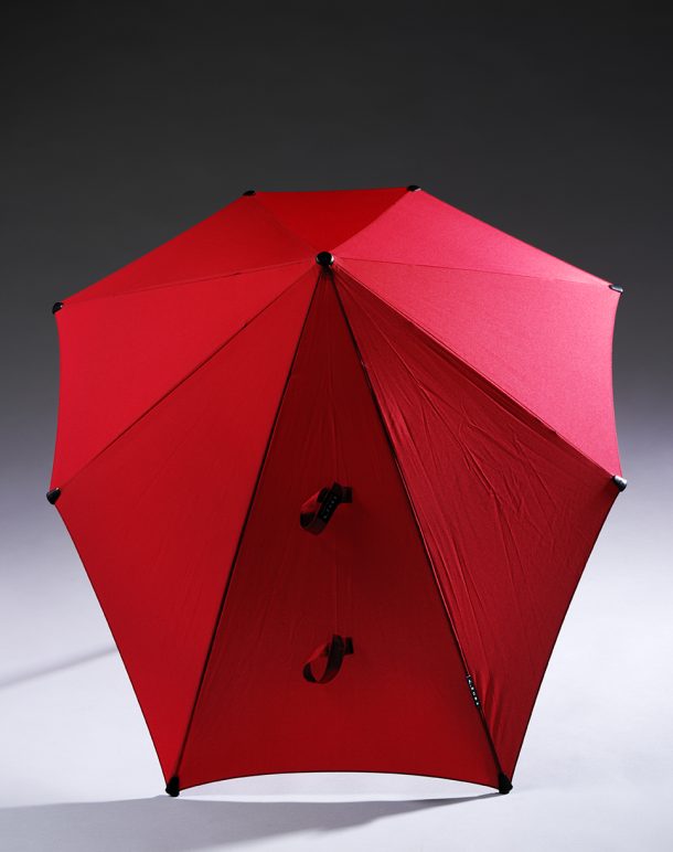 Senz设计的风暴伞;2004-2005年设计，代尔夫特;中国制造2014-2015©维多利亚和阿尔伯特博物馆，伦敦