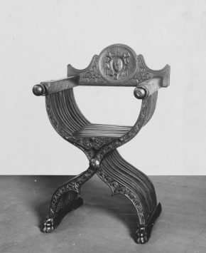 7193 - 1860年的savanorola折椅,胡桃木,1550年意大利,ca。。©V&A博物馆