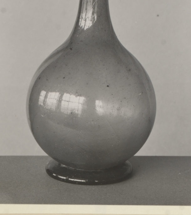 瓶子的细节;玻璃;波斯;18世纪;59 - 1905;©维多利亚和阿尔伯特博物馆,伦敦。