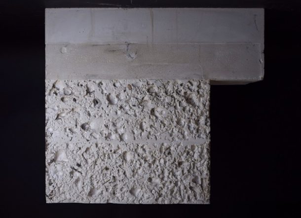图1:潘多拉罗兰和Estere Savicka, 1:2模型石膏的奇西克家咖啡馆。金斯顿艺术学院、部门的建筑和景观,英航工作室F。