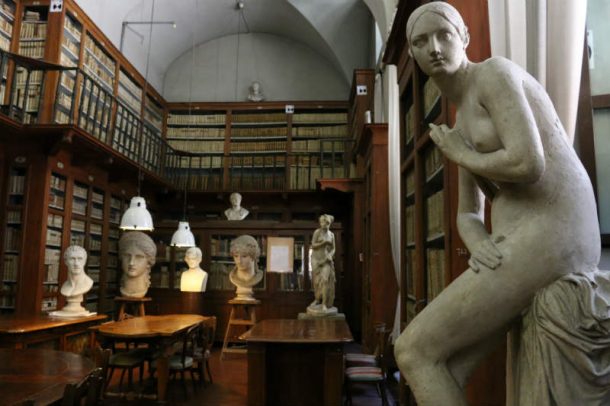 图13。学院的图书馆di摇身美女。图片由安吉拉Cammarota。