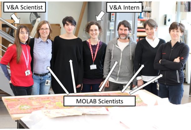 图2:MOLAB 1客座科学家在纺织前爱人的设计(t.156 - 2016)。摄影,艾琳·巴德©维多利亚和艾伯特博物馆。