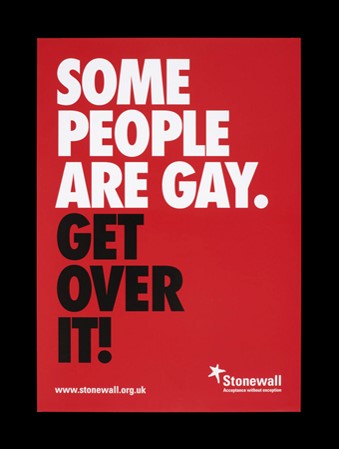 海报上写着“有些人是同性恋”。克服它!”